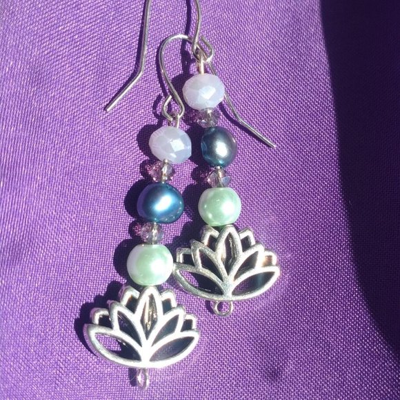 Jewelry - Handbeaded Lotus Earrings, Pearl&Glass, One of a Kind!